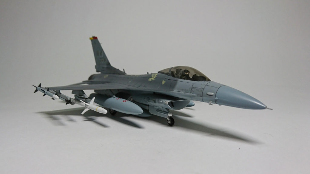 キットレビュー】ハセガワ 1/72 F-16 | Modelyard